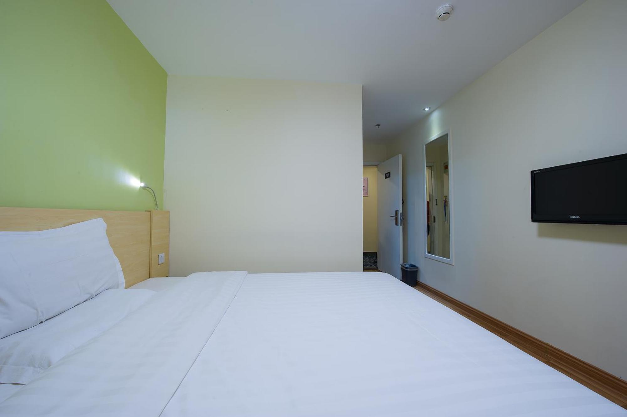 Iu Hotel Guangzhou Jingxi Nanfang Hospital Station Bagian luar foto