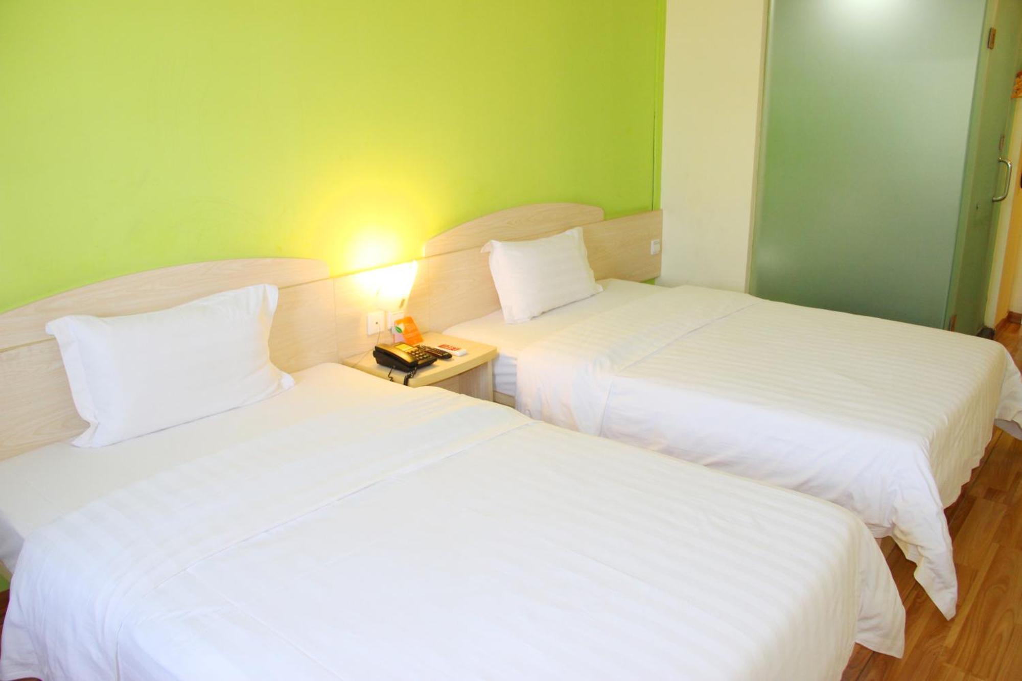 Iu Hotel Guangzhou Jingxi Nanfang Hospital Station Bagian luar foto